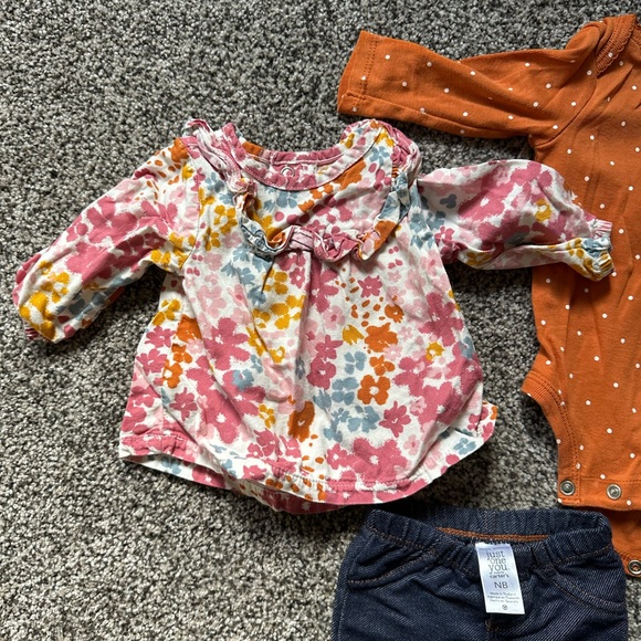 Carter’s outfit set - Picture 4 of 4
